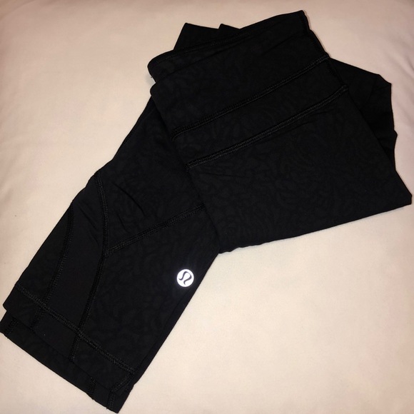 Lululemon Cropped Leggings - Picture 4 of 5